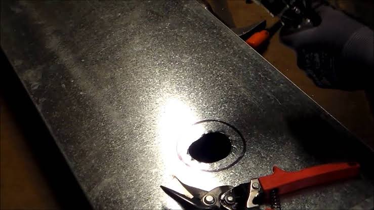How to cut a hole in metal in Nigeria Nigeriantech.com.ng