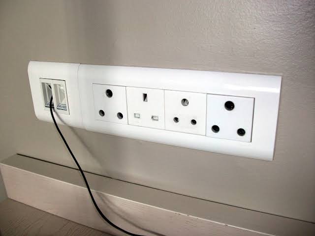 How to Change electric socket in nigeria Nigeriantech.com.ng